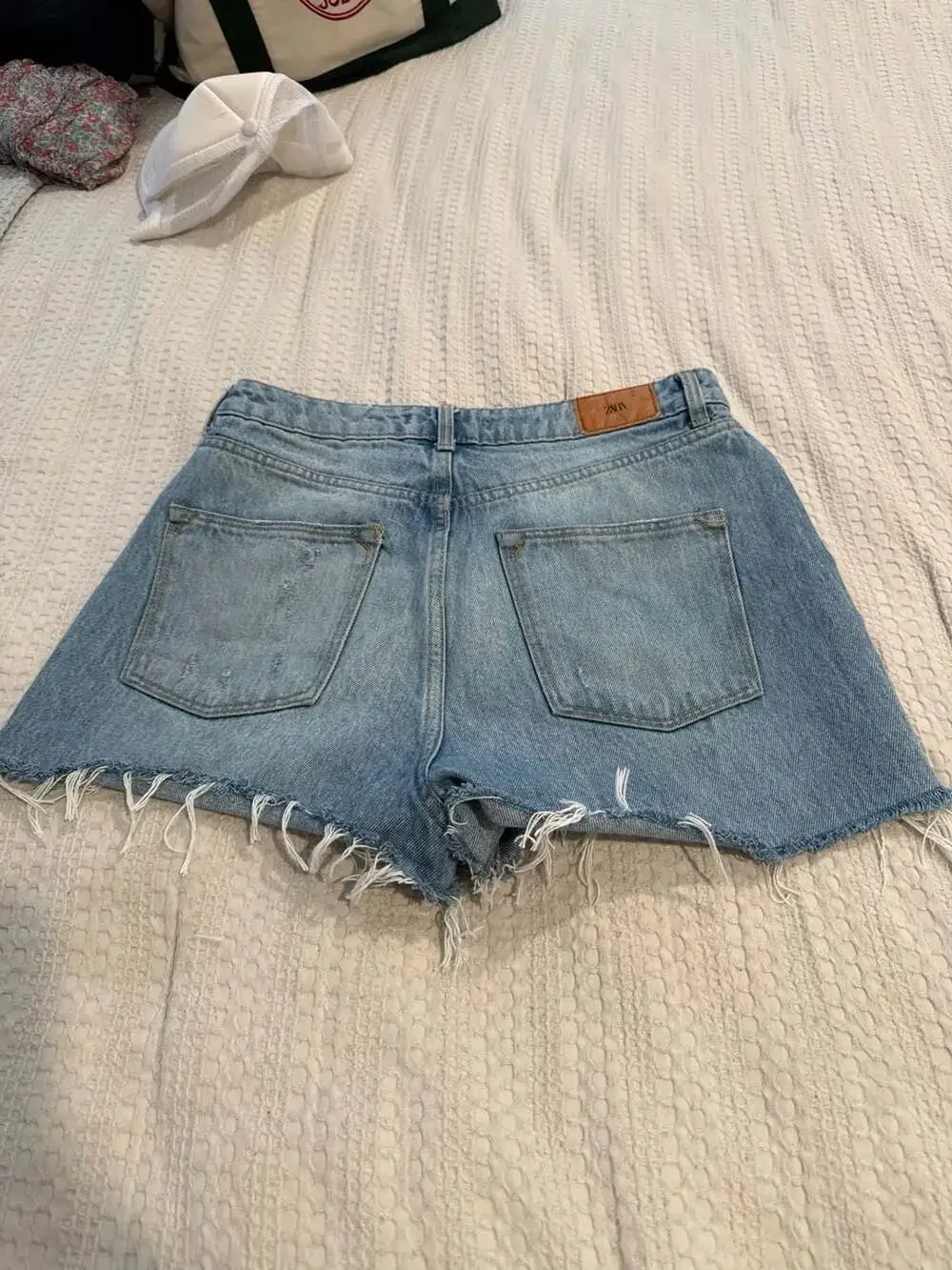 Zara Woman Z1975 High Rise Distressed Denim Cutoff Shorts Size US 6 (44) - Picture 4 of 4